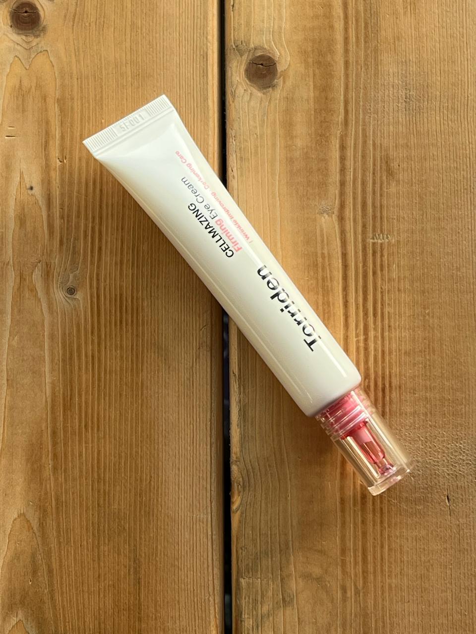 کرم دور چشم ضدچروک توریدن