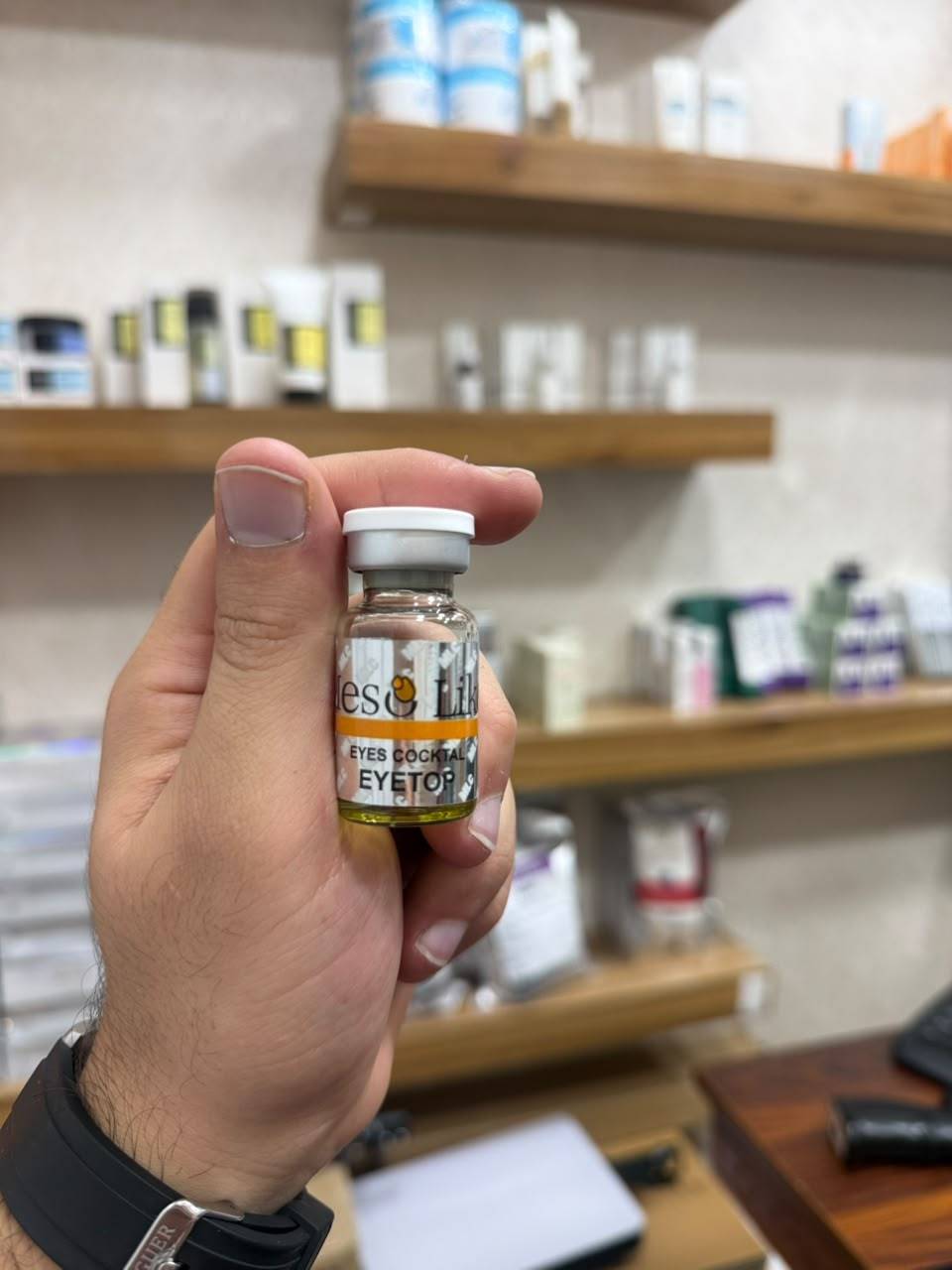 کوکتل زیرچشم مزولایک EYETOP
