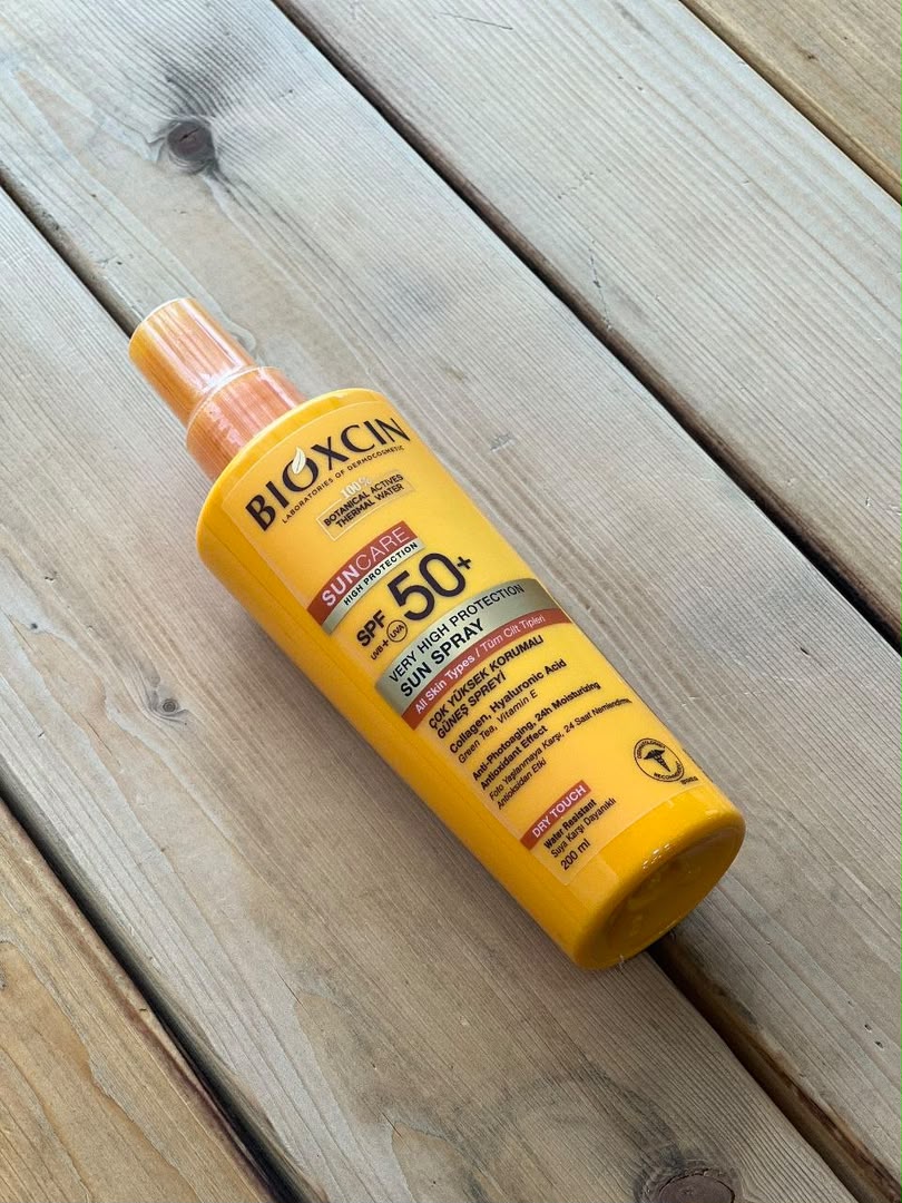 اسپری ضد آفتاب بیوکسین +SPF50 مناسب انواع پوست 200 میلی لیتر